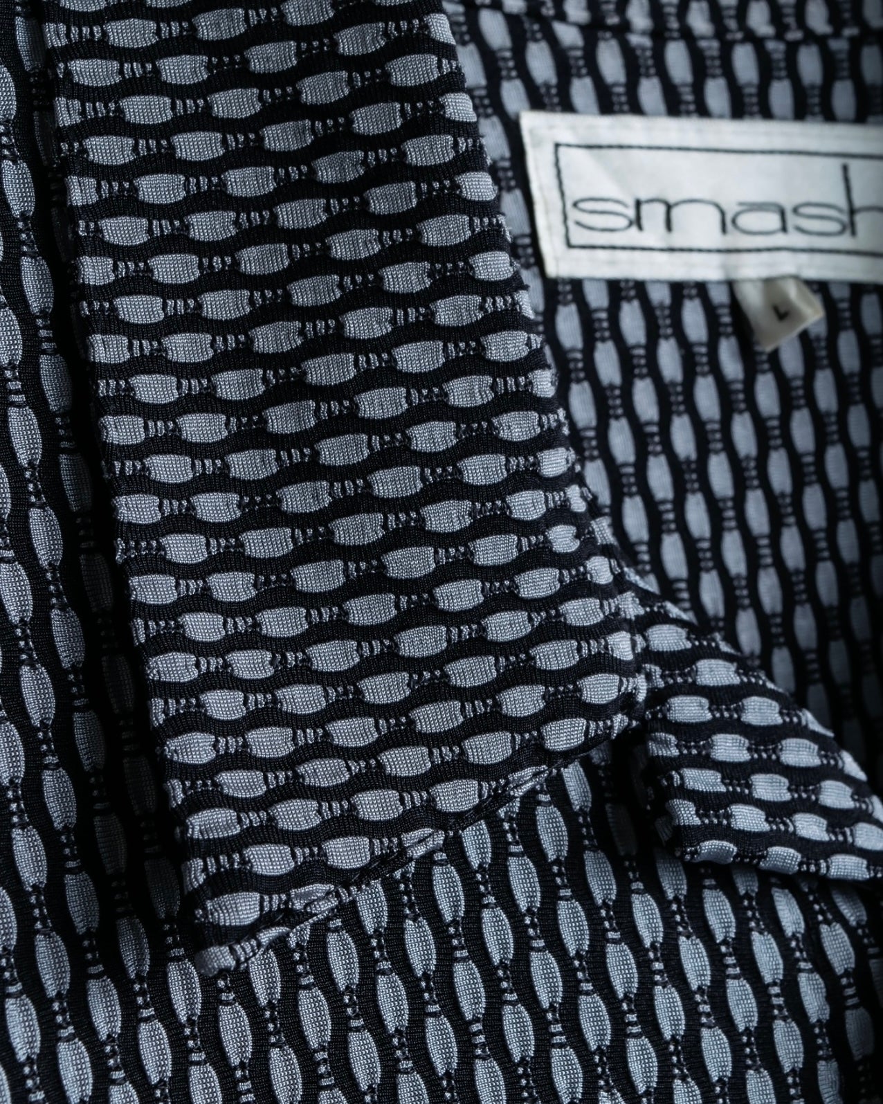 Vintage three-dimensional processed monotone polyester shirt