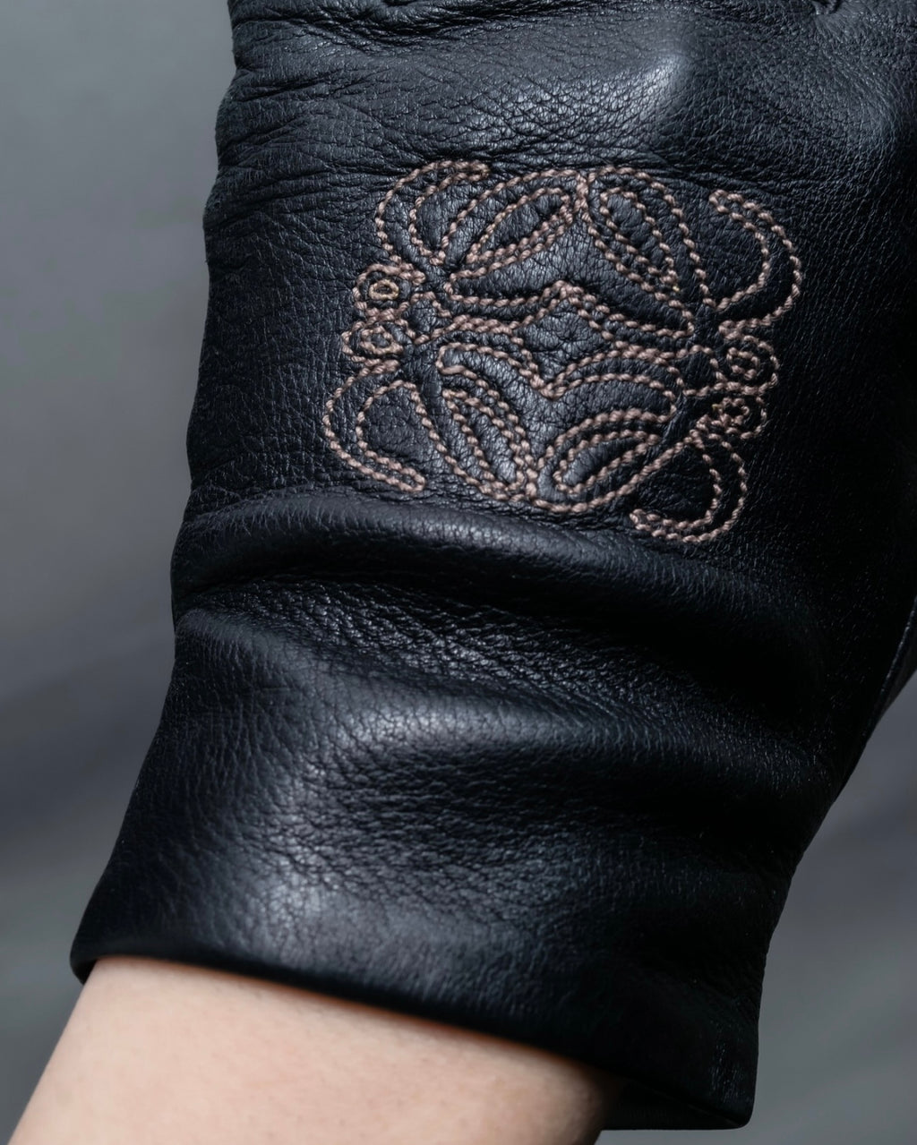"LOEWE" embroidered leather gloves