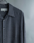 Vintage three-dimensional processed monotone polyester shirt