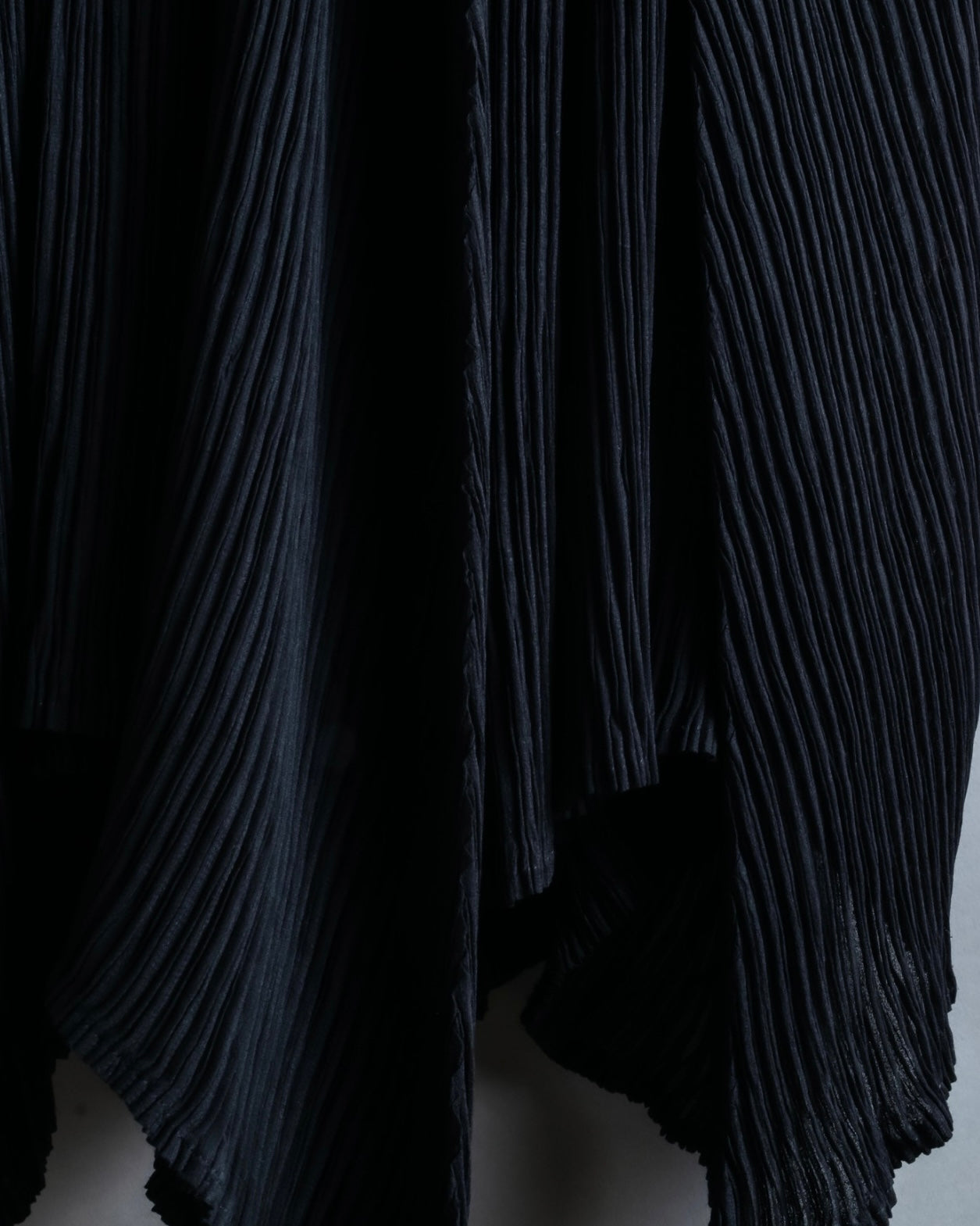 "Issey Miyake" Beautiful disjointed pleated skirt