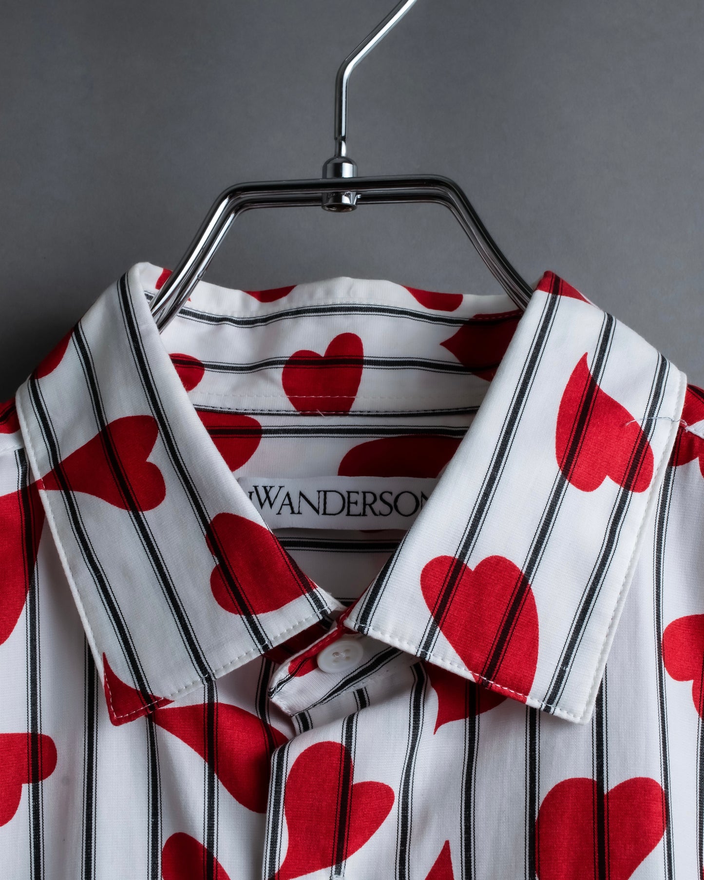 “JW Anderson” heart pattern designed stripe shirt