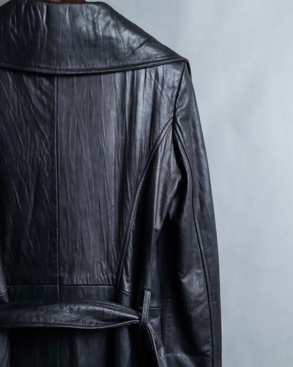 "PEAU D' ANÉ" wide lapel leather coat