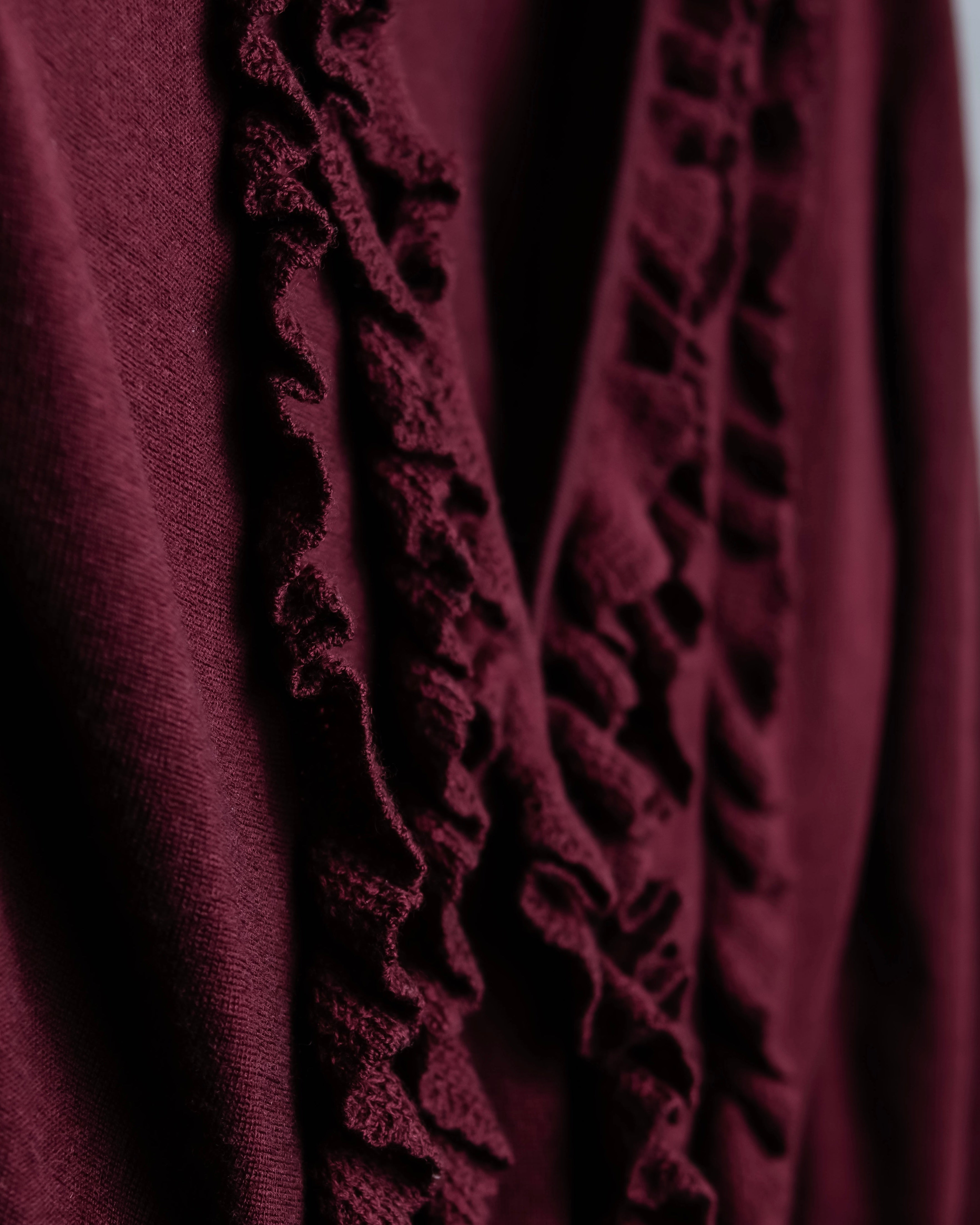 "VALENTINO" Virgin wool ruffled flower design cardigan