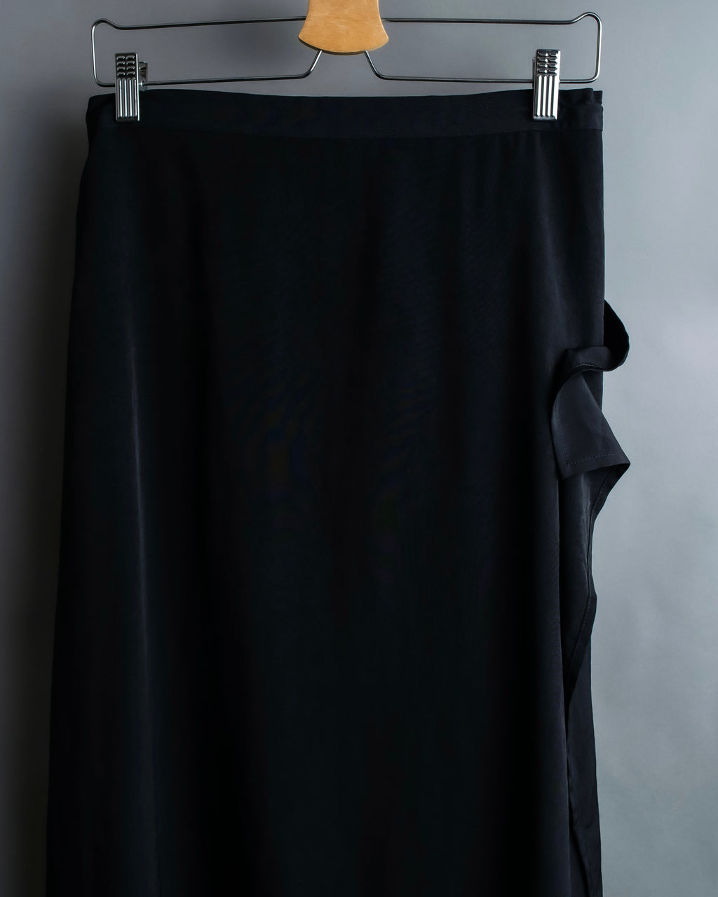 "Y's" asymmetry designed code skirt