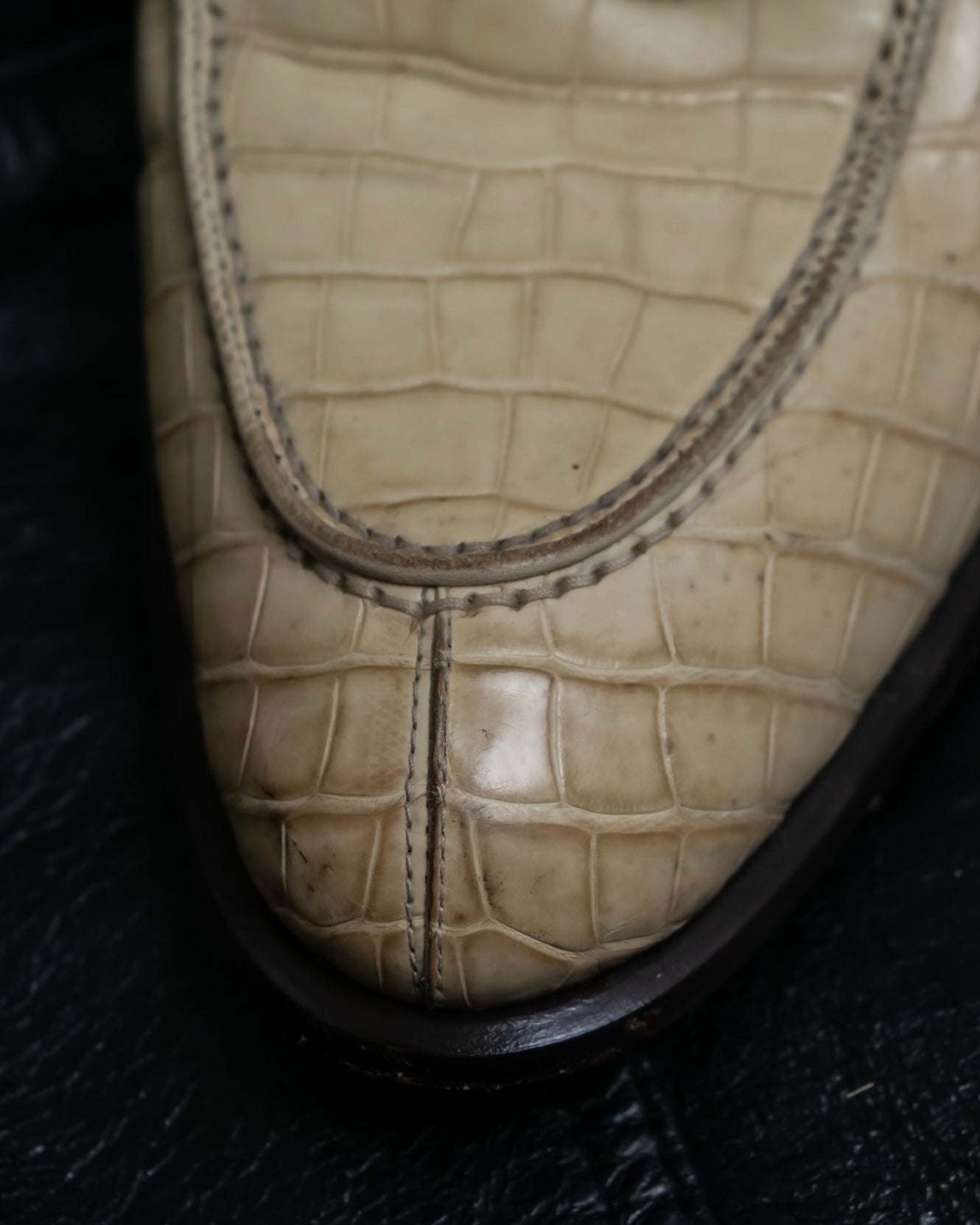 "GIORGIO ARMANI"Off-white crocodile leather loafers