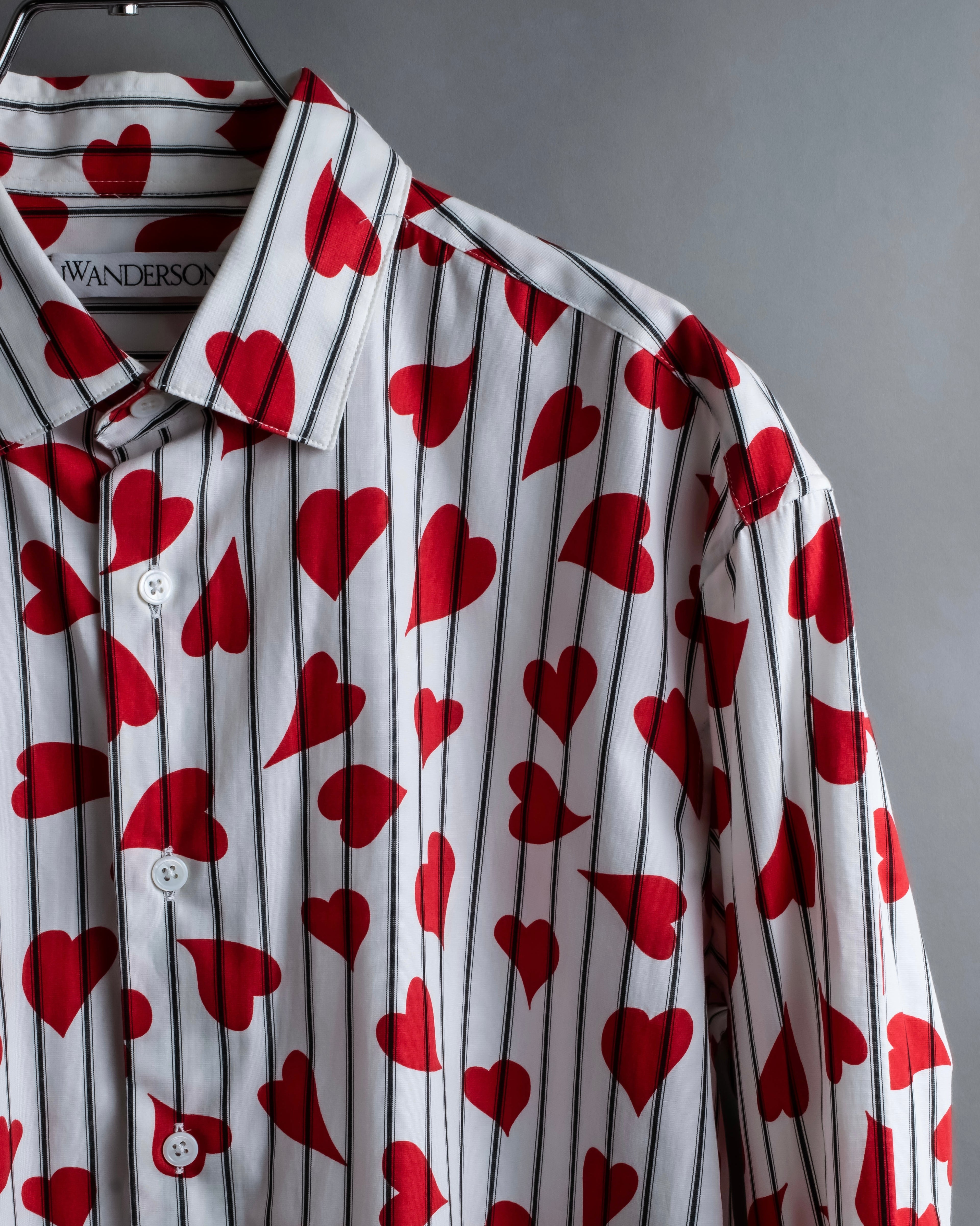 “JW Anderson” heart pattern designed striped shirt