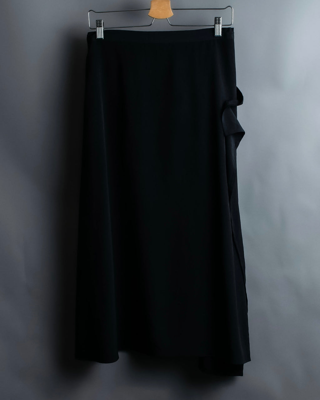 "Y's" asymmetry designed code skirt