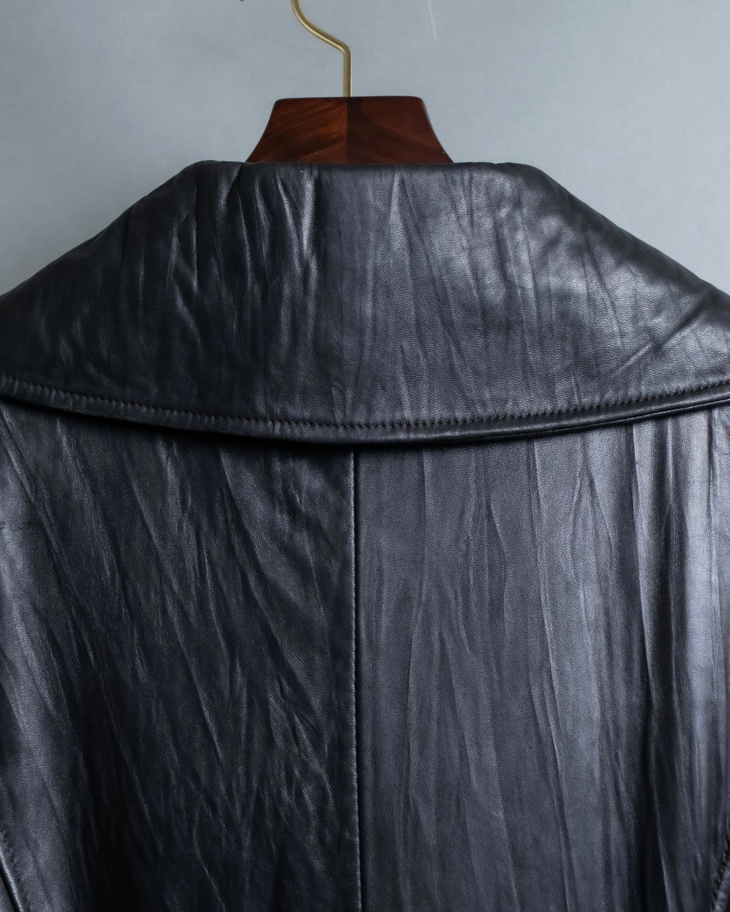 "PEAU D' ANÉ" wide lapel leather coat