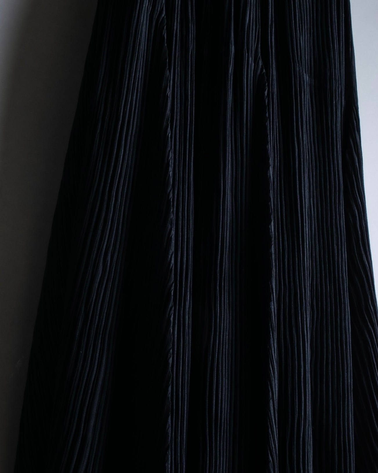 "Issey Miyake" Beautiful disjointed pleated skirt