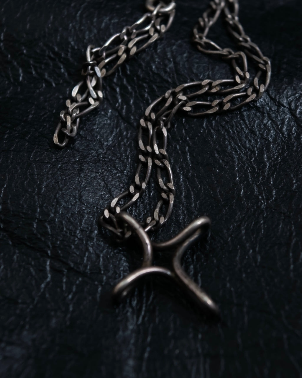 “Tiffany&Co”twisted cross designed silver 925 necklace