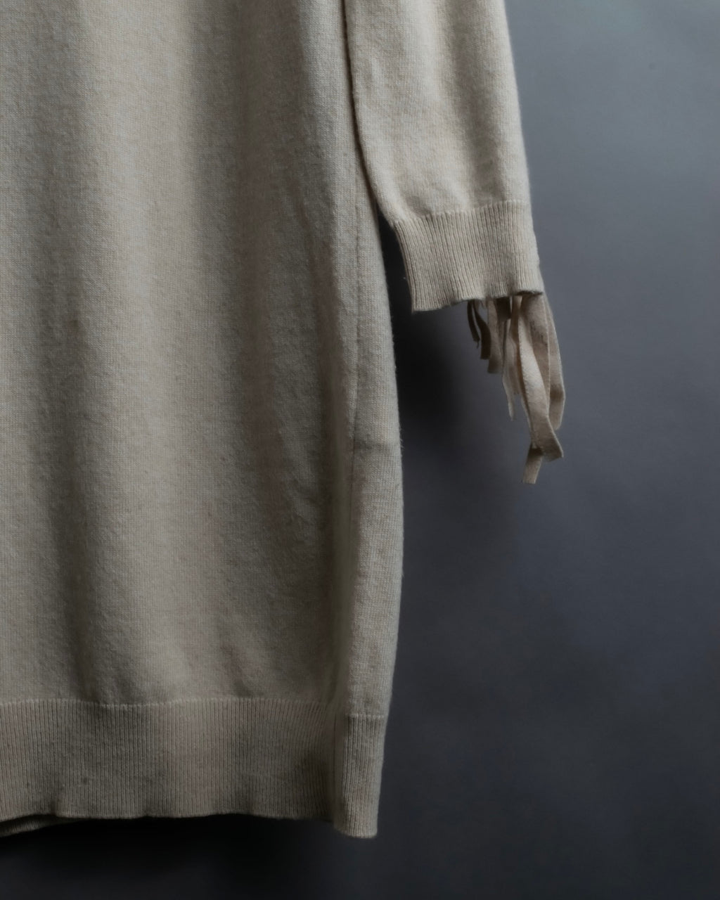 "MM6" Arm fringe design knit dress