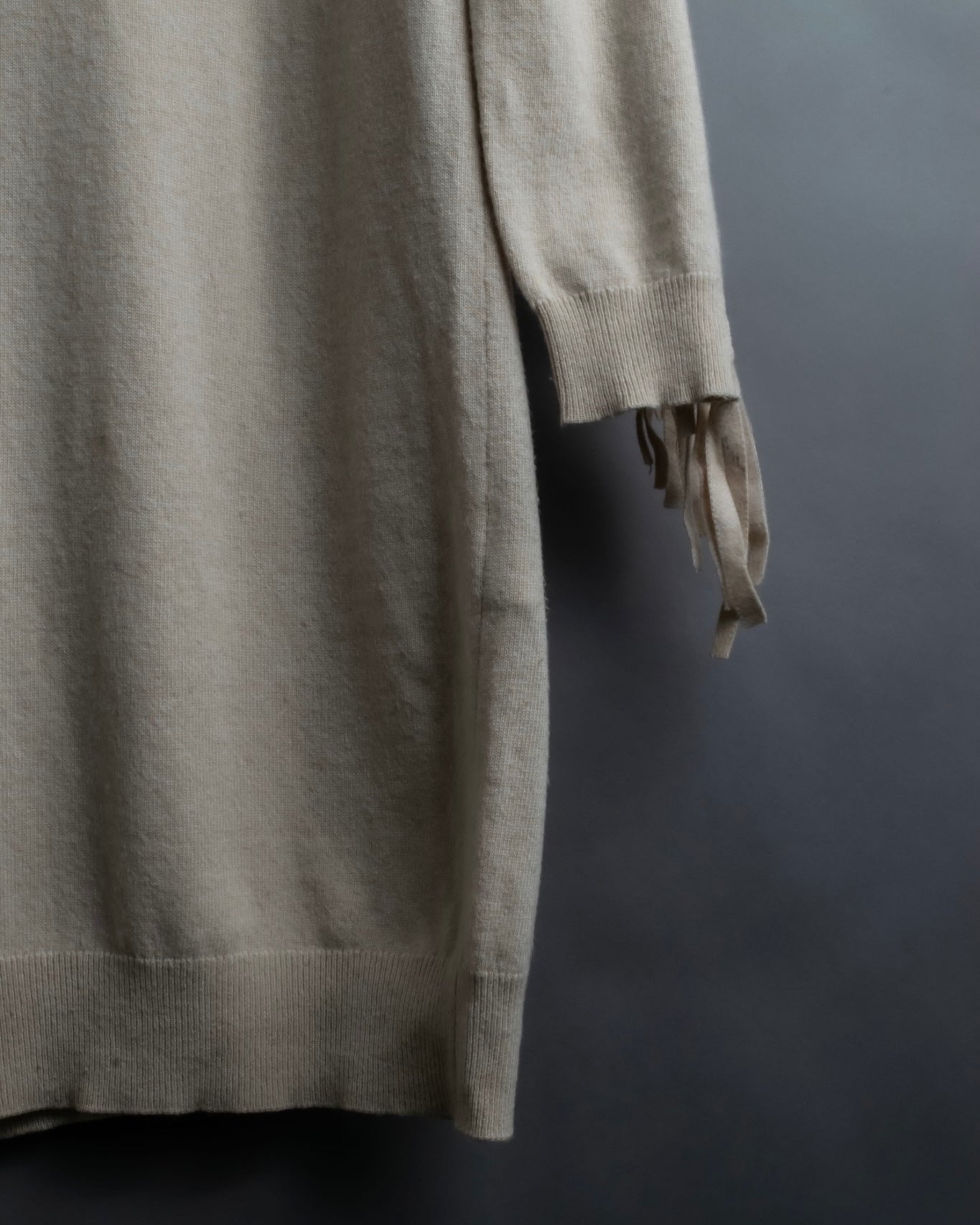 "MM6" Arm fringe design knit dress