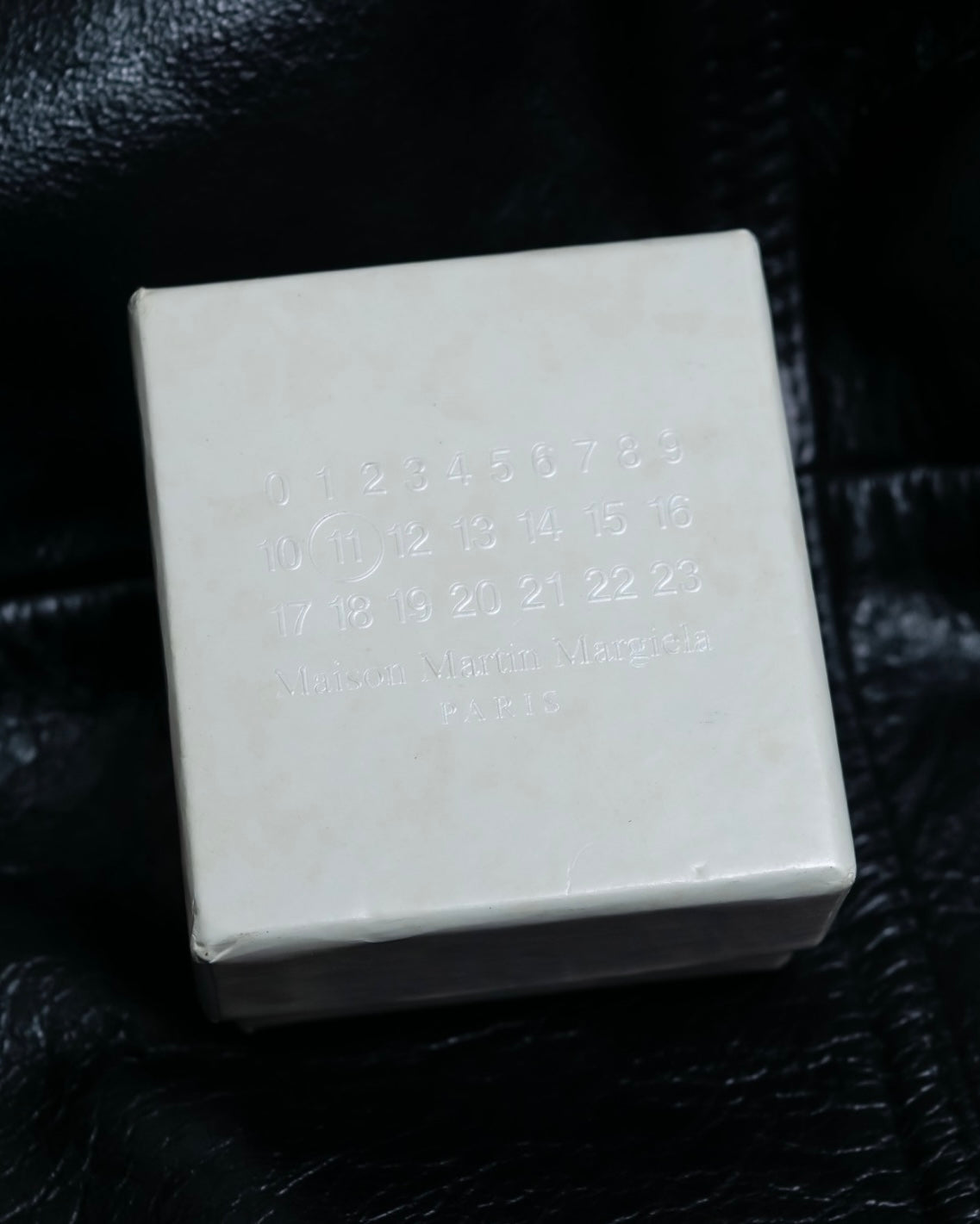 “Maison Margiela” Four stitches designed stone ring