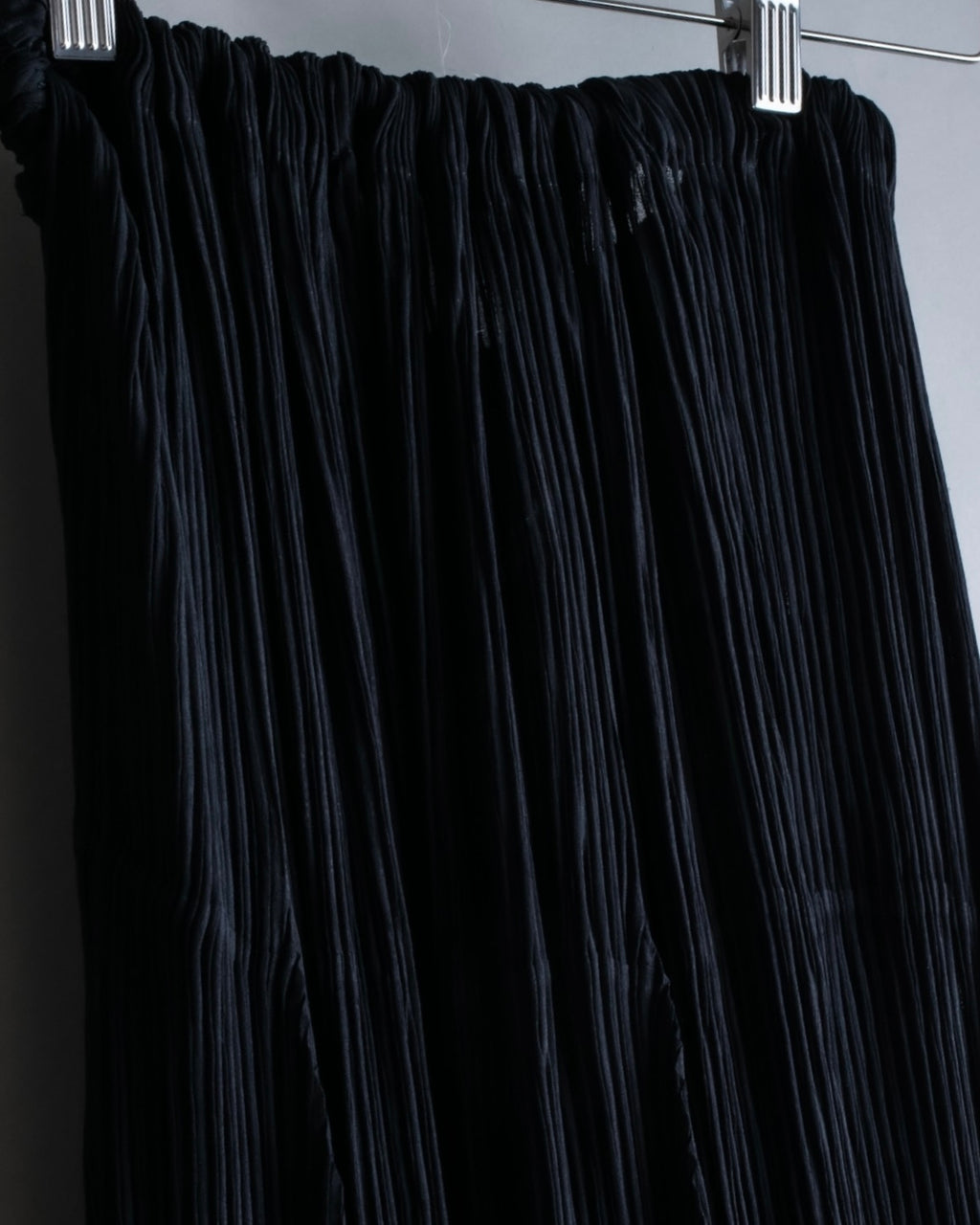 "Issey Miyake" Beautiful disjointed pleated skirt