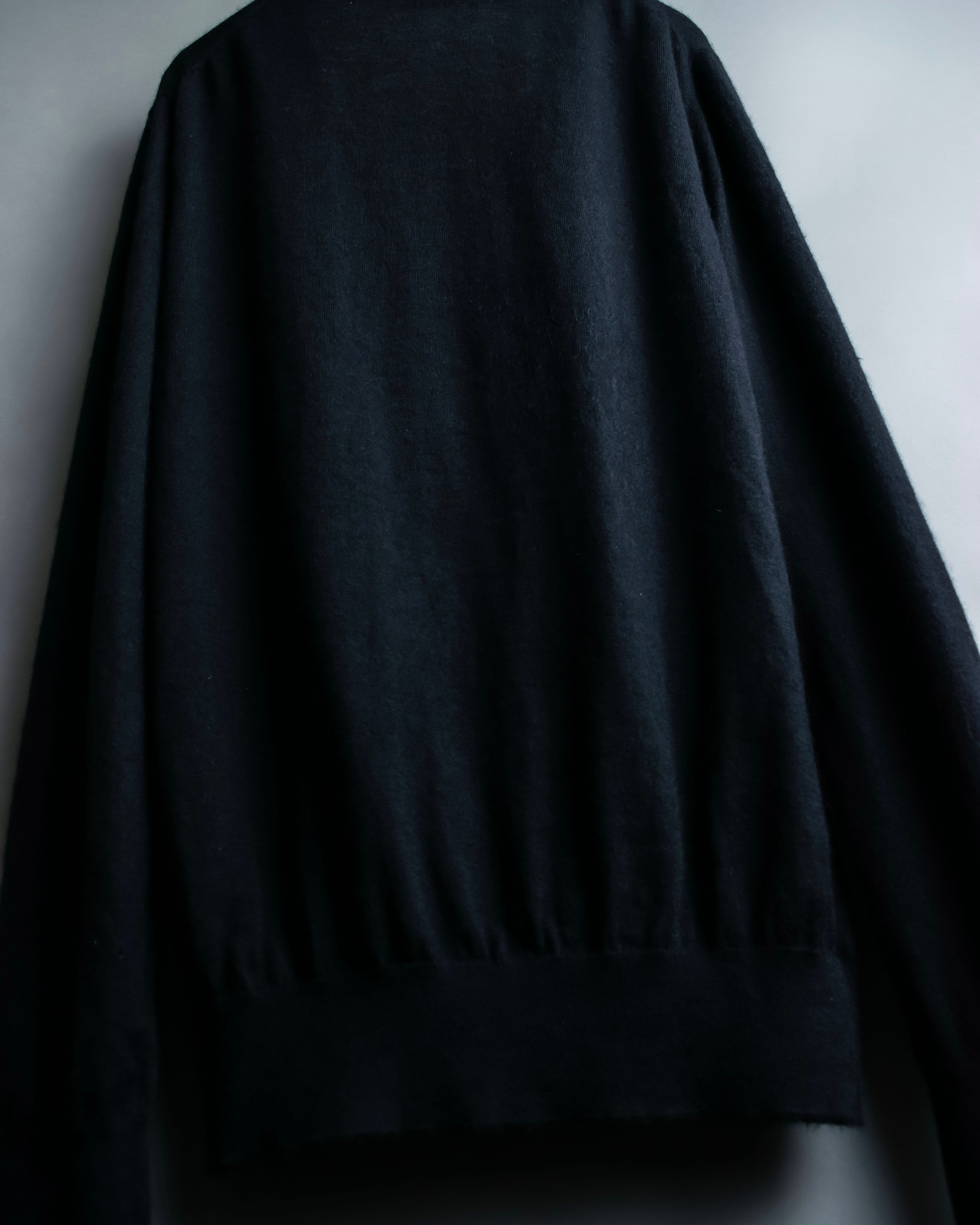 “Alexander McQueen” skull designed cashmere cardigan