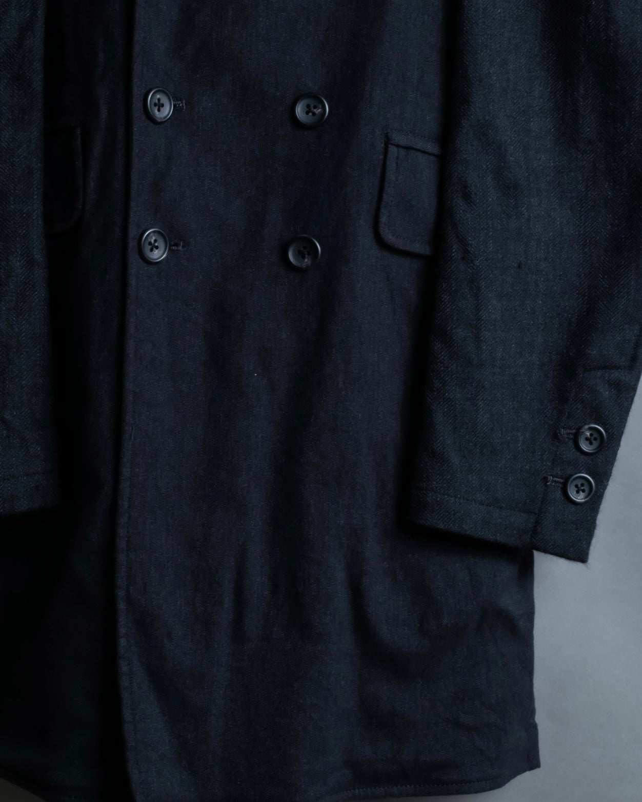 "THE Tea Ash" Arm material cut coat