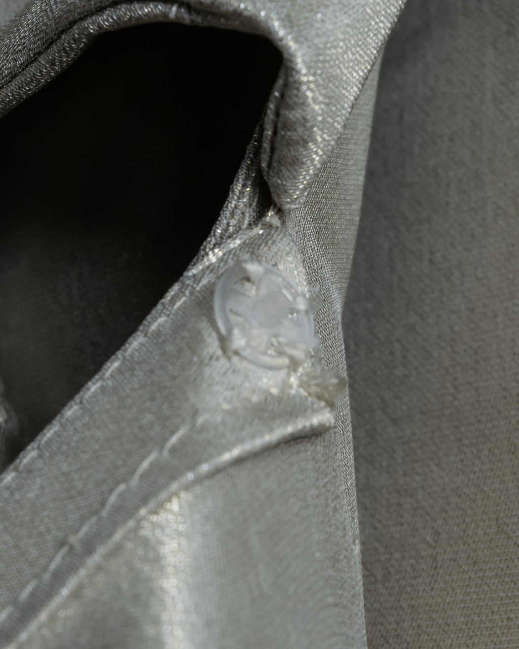 “Maurizio Pecoraro” gather sleeves glossy silver spring coat