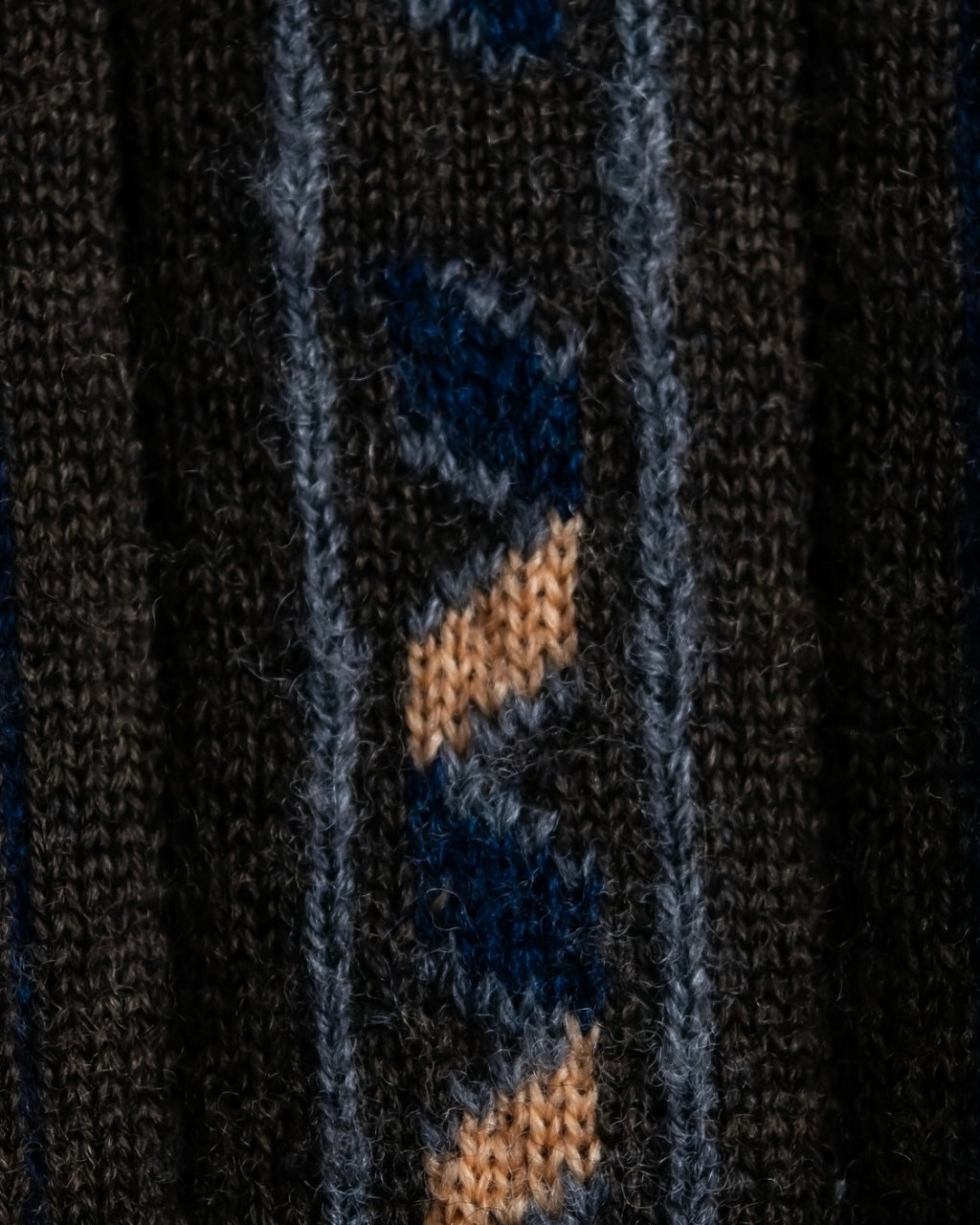 "COMME des GARCONS HOMME PLUS (1997-98's )" Spiral print design dark brown knit