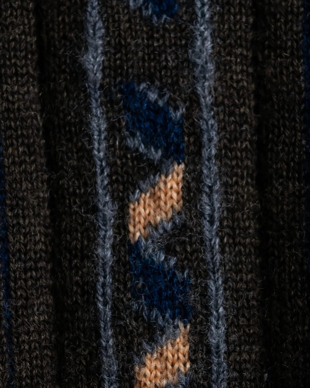 "COMME des GARCONS HOMME PLUS (1997-98's )" Spiral print design dark brown knit