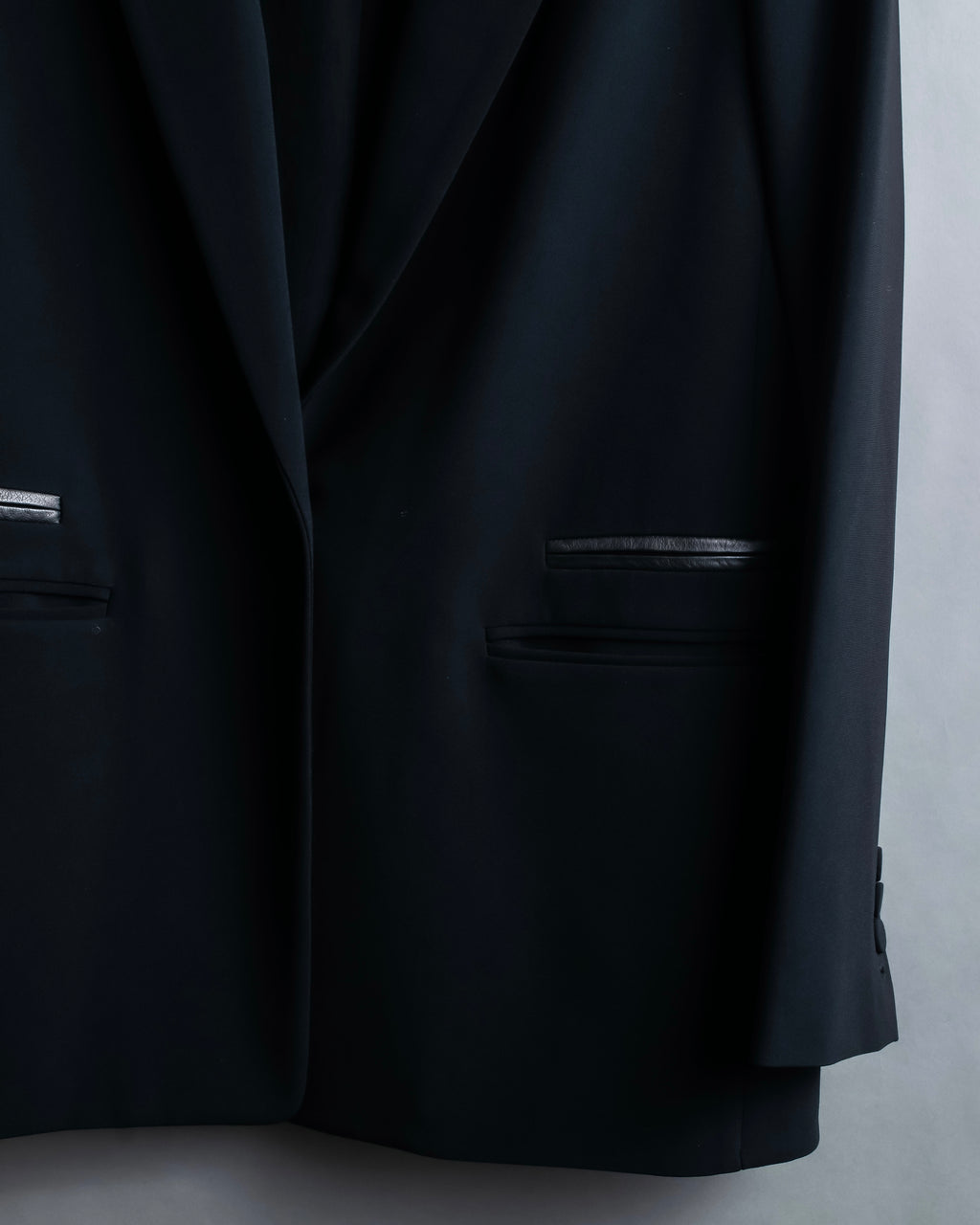 "Alexander wang"Leather piping tailored jacket with back fastening design