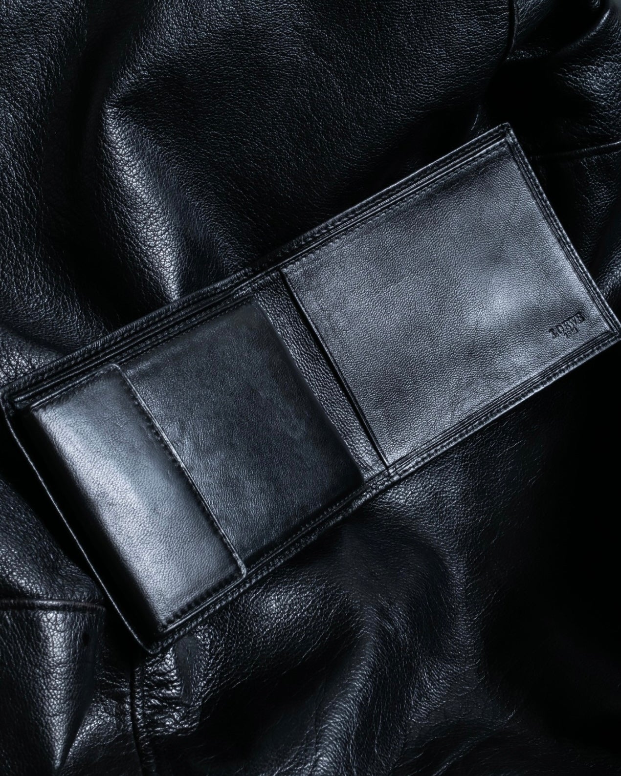 "LOEWE" Leather bifold compact wallet