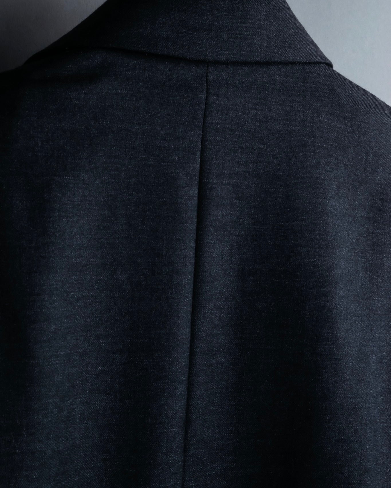 "GIANNI VERSACE" Arm line design peak lapel setup