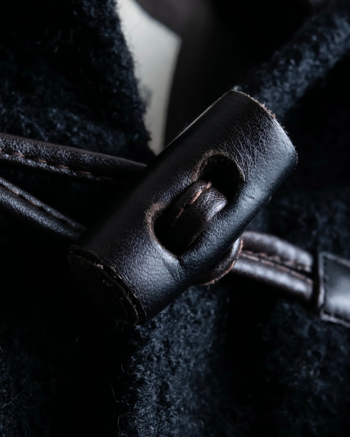 "EMPORIO ARMANI" Leather patches beautiful duffel coat