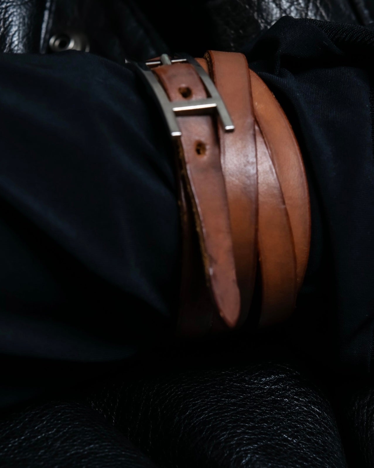 "HERMES" leather bracelet choker