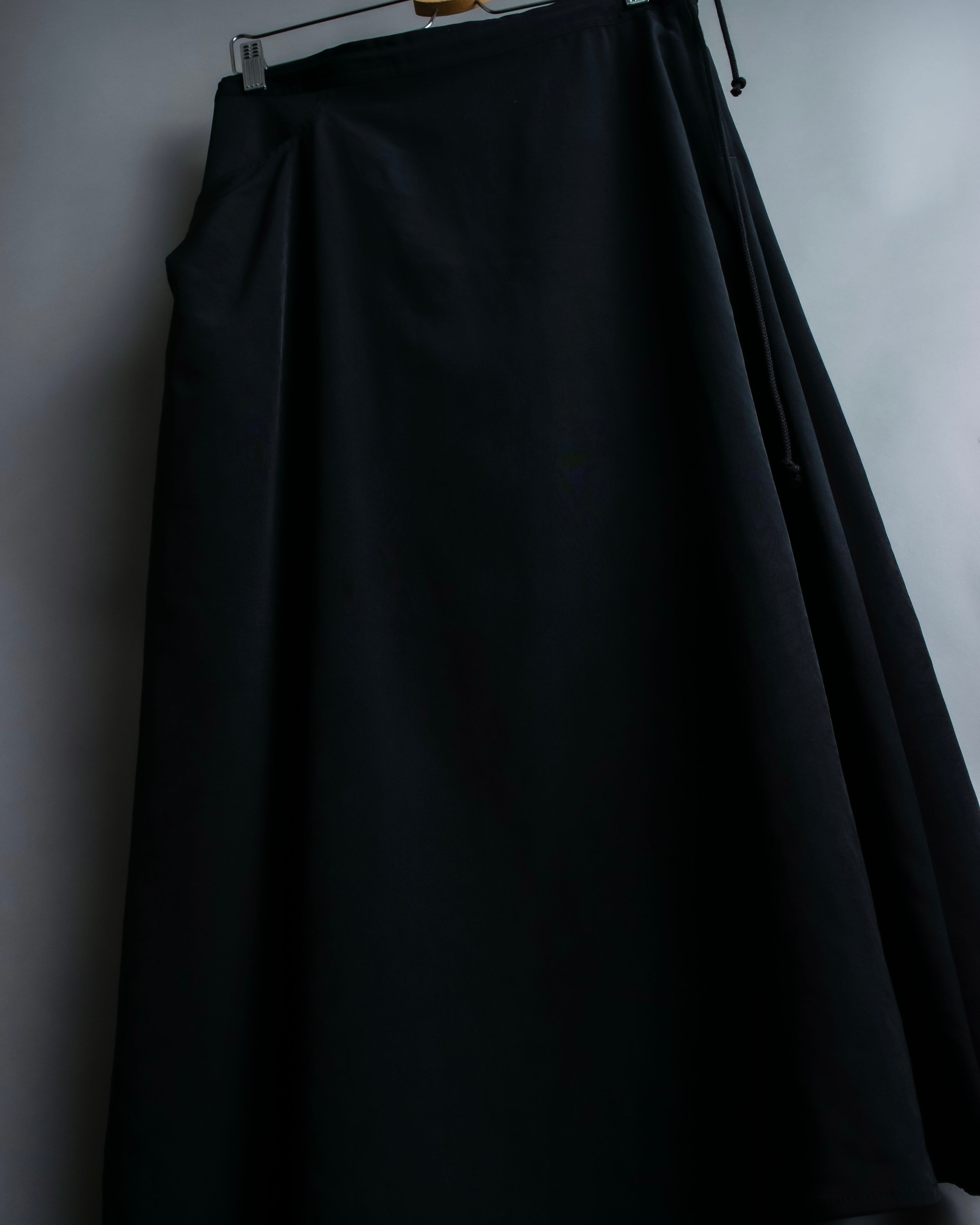 "Y's" asymmetry designed code skirt