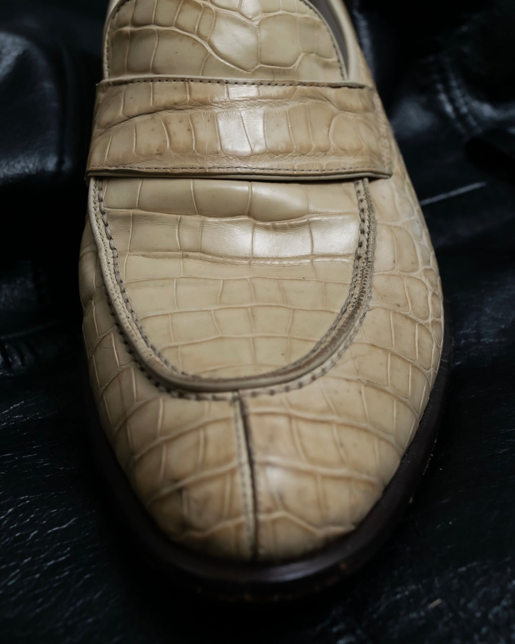 "GIORGIO ARMANI"Off-white crocodile leather loafers