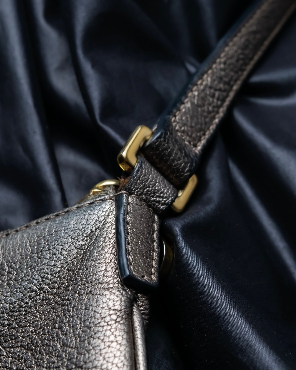 “LOEWE” anagram designed silver shoulder bag