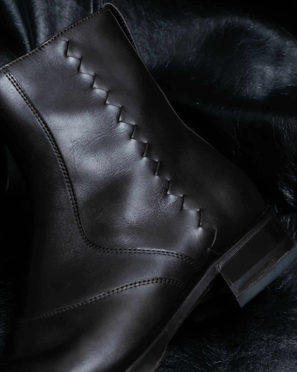 “BOTTEGA VENETA” round toe intrecciato leather boots