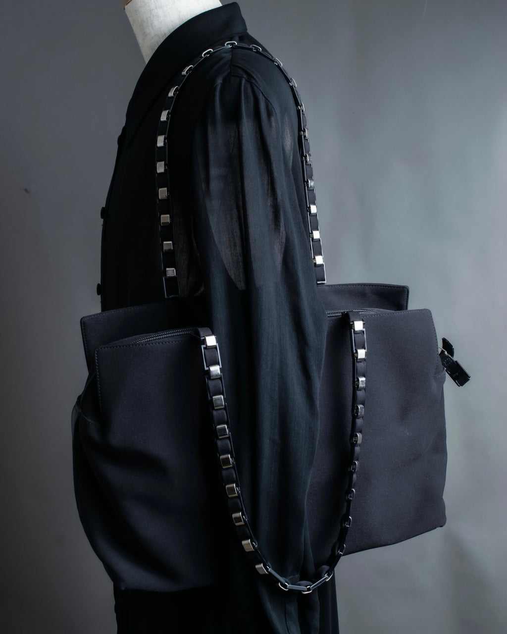 "Salvatore Ferragamo" iron chain shoulder bag