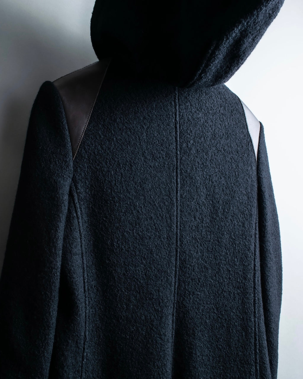 "EMPORIO ARMANI" Leather patches beautiful duffel coat