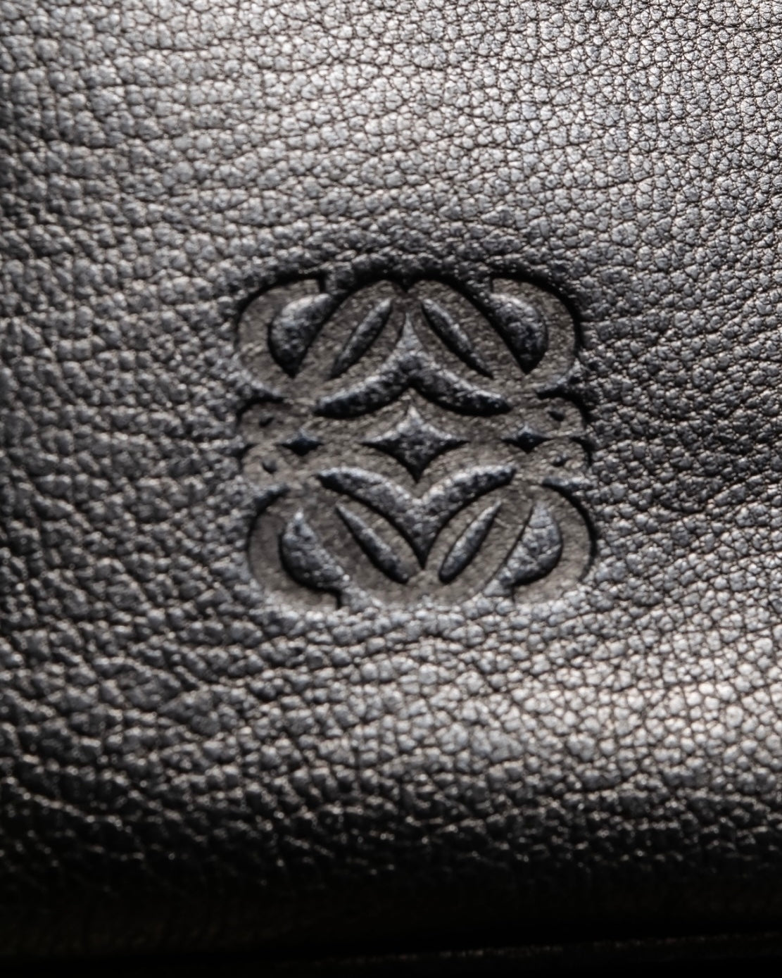 “LOEWE” anagram designed silver shoulder bag