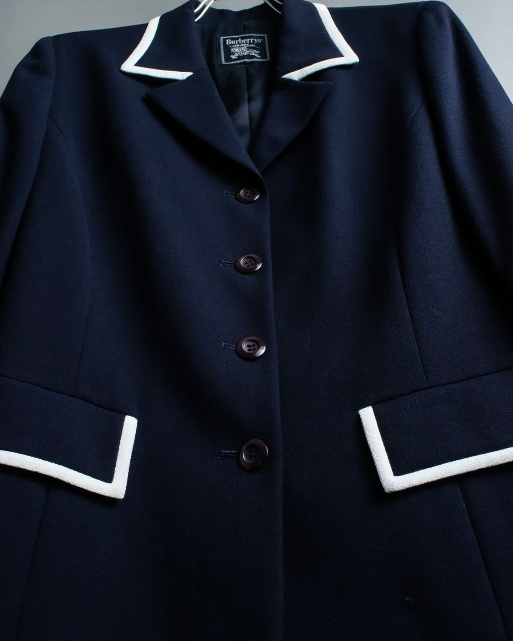 “Burberrys” open collar piping designed jacket
