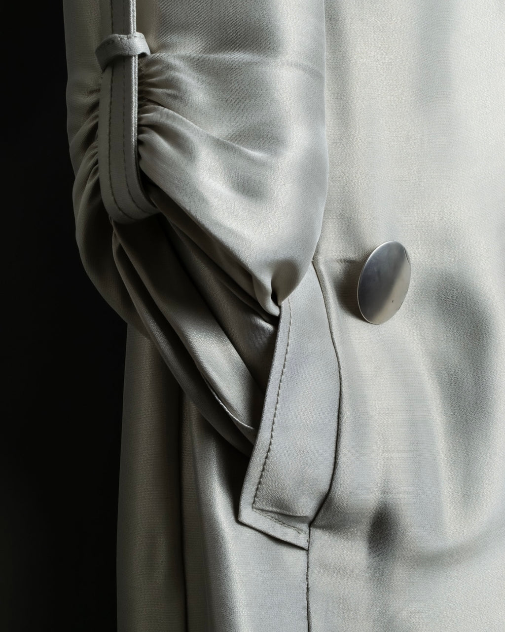 "Maurizio Pecoraro" gather sleeves glossy silver spring coat