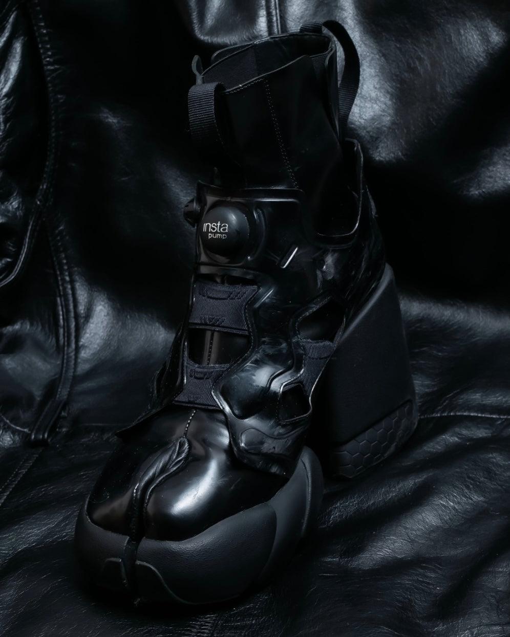 “Maison Margiela×Reebok” tabi instapump fury hi boots