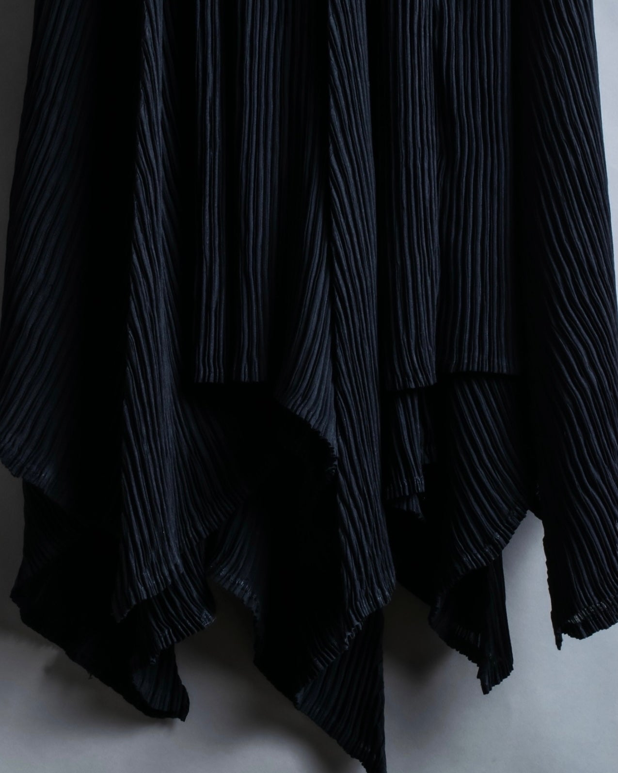 "Issey Miyake" Beautiful disjointed pleated skirt