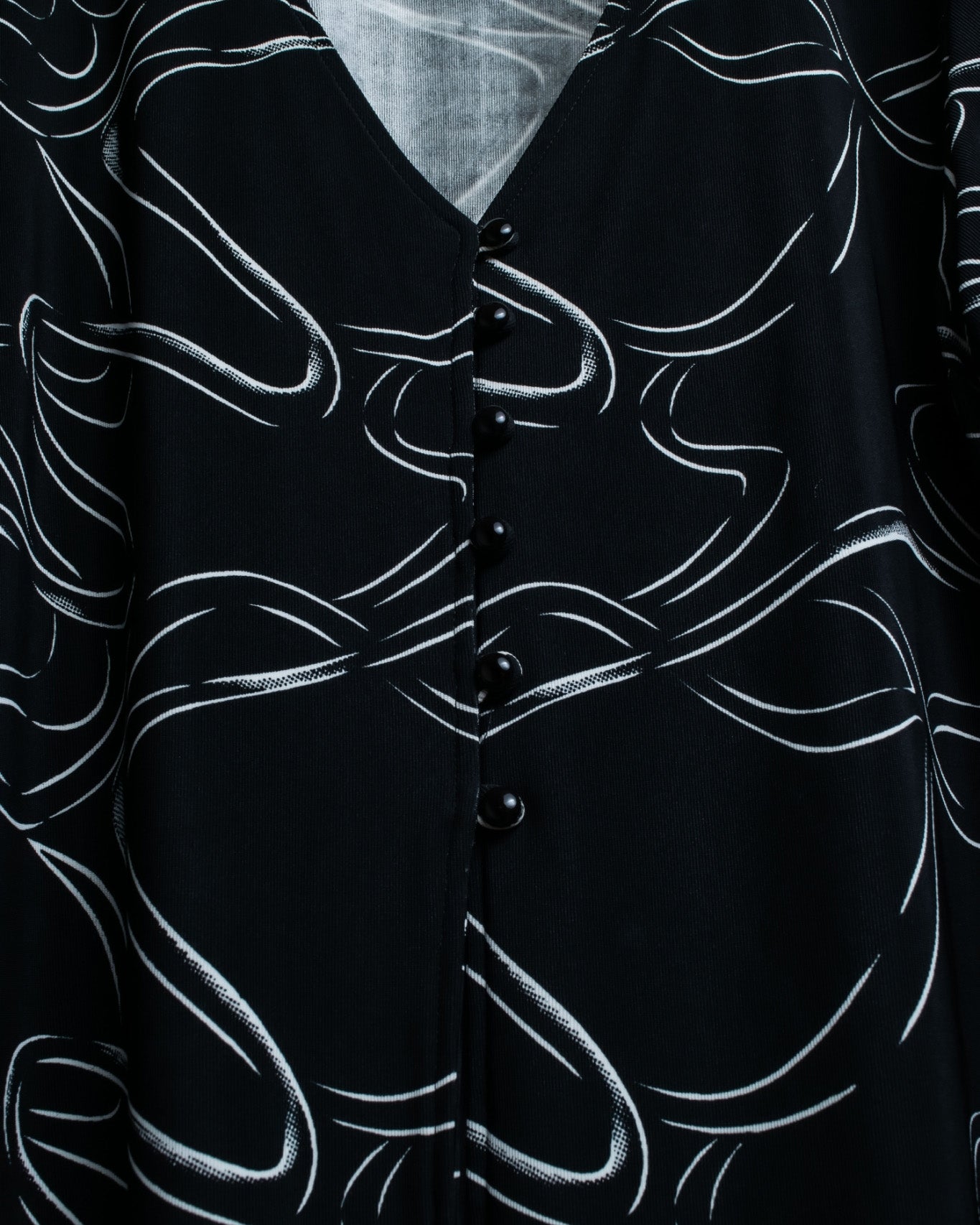 V Neck Chain Pattern Shirt