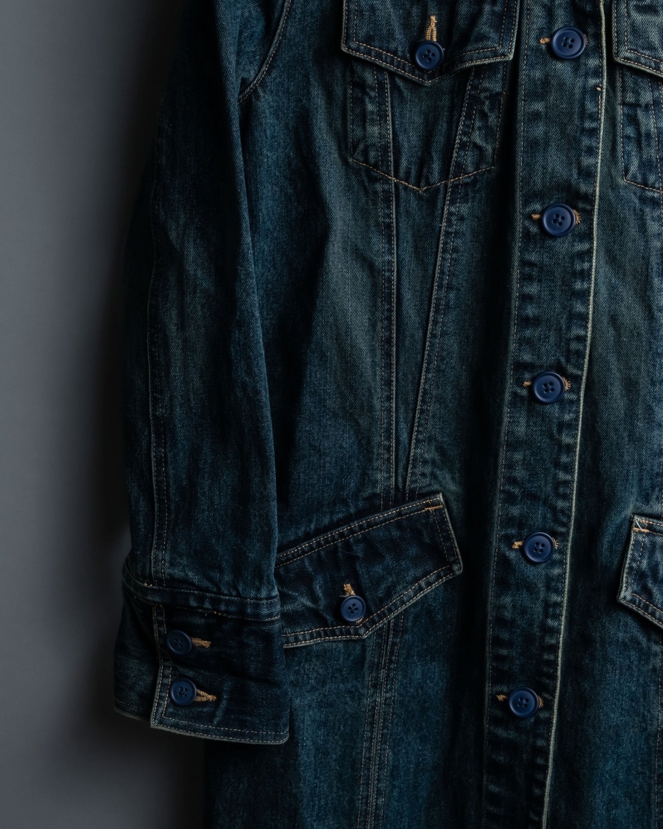 "OLD GAP" Beautifully Tailored Faded Denim Coat