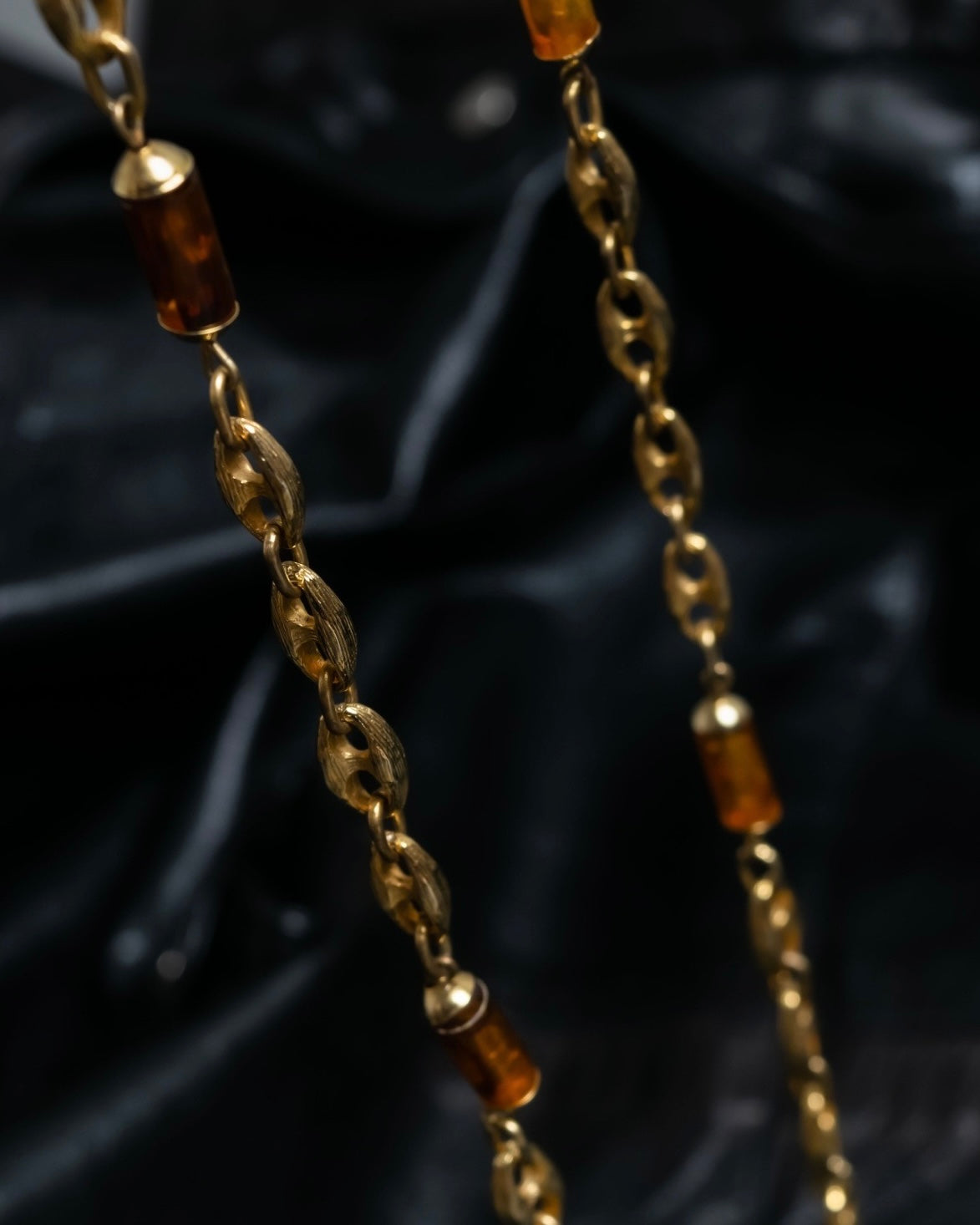 Guy Laroche chain necklace