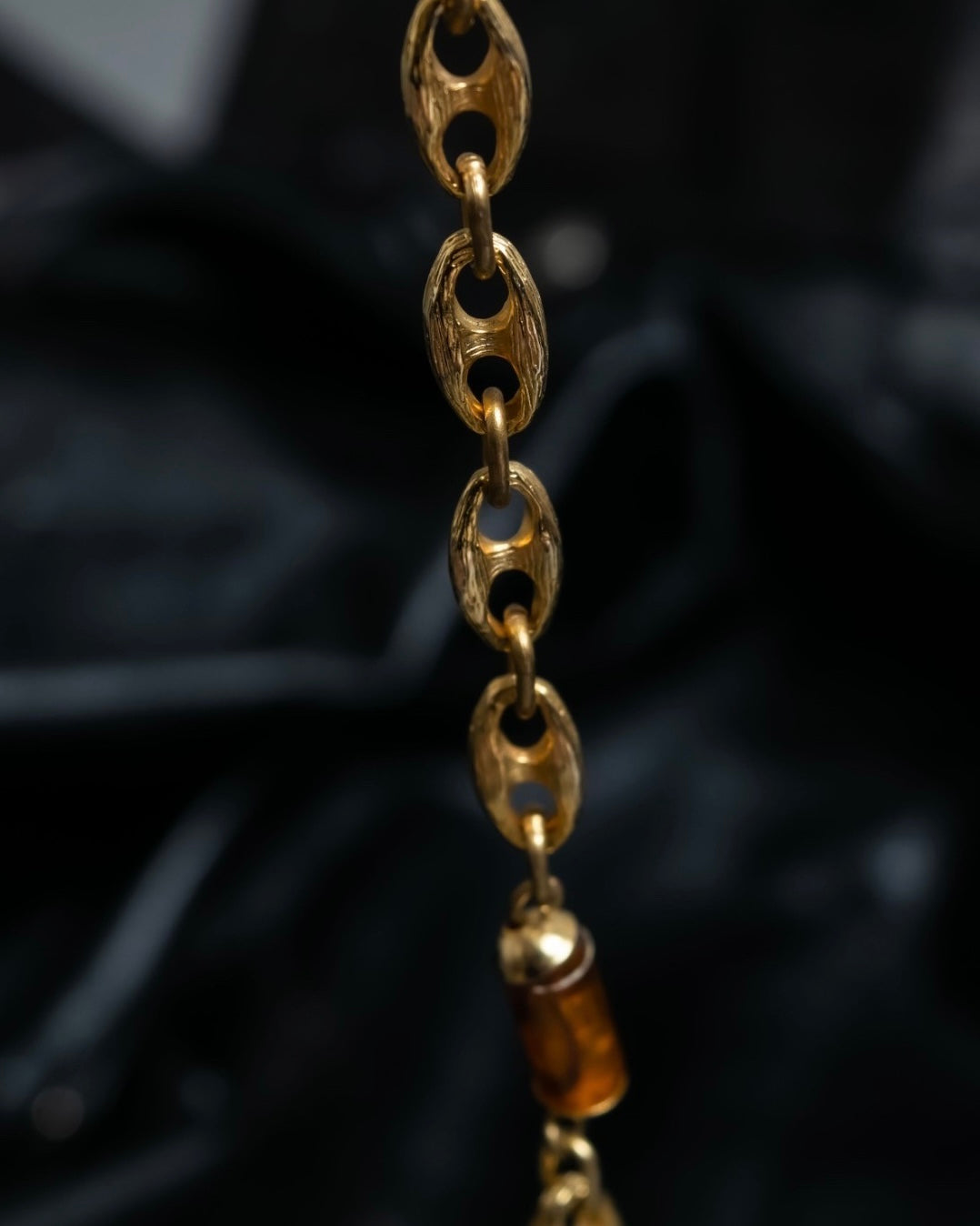 Guy Laroche chain necklace