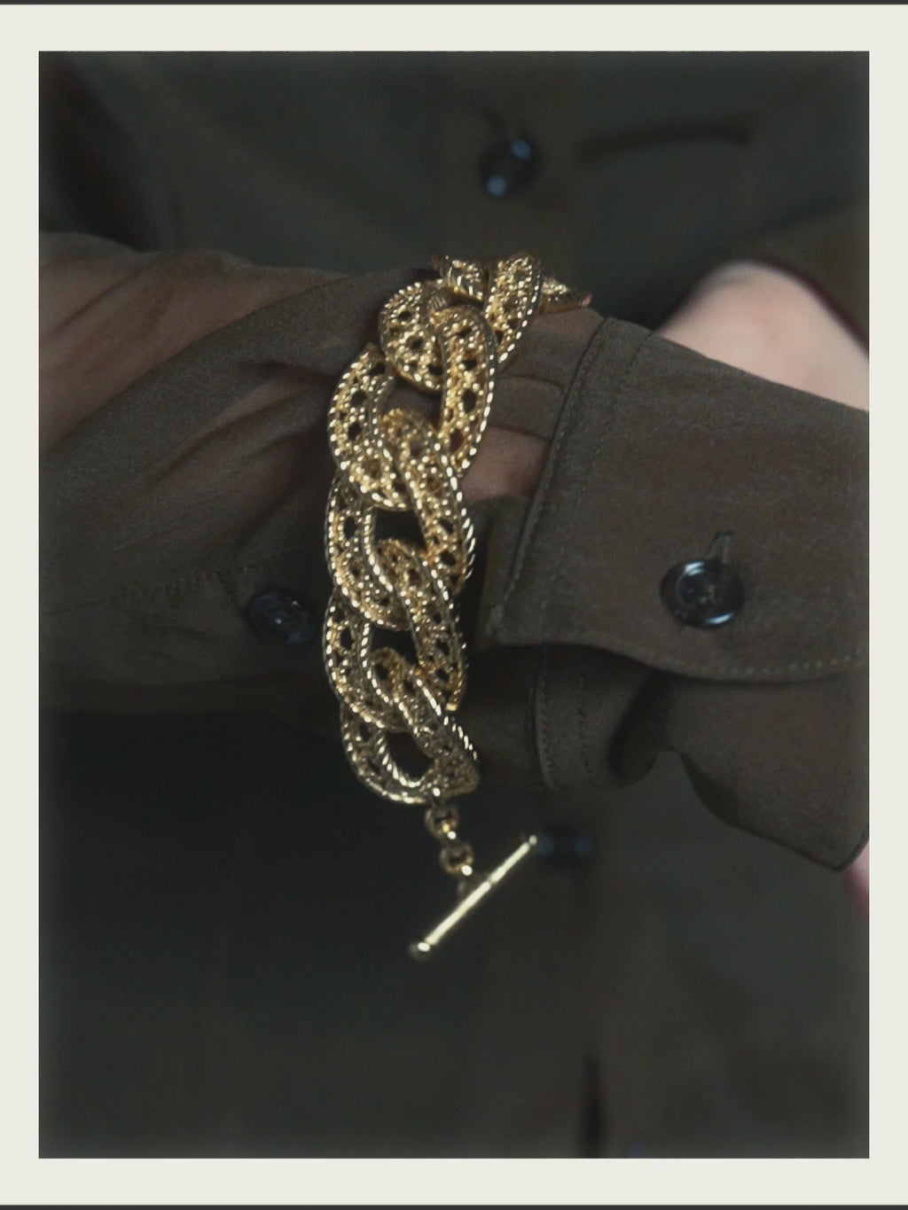 -SPECIAL- “Christian Dior” 70’s-90’s Sculptural openwork gold tone chain bracelet