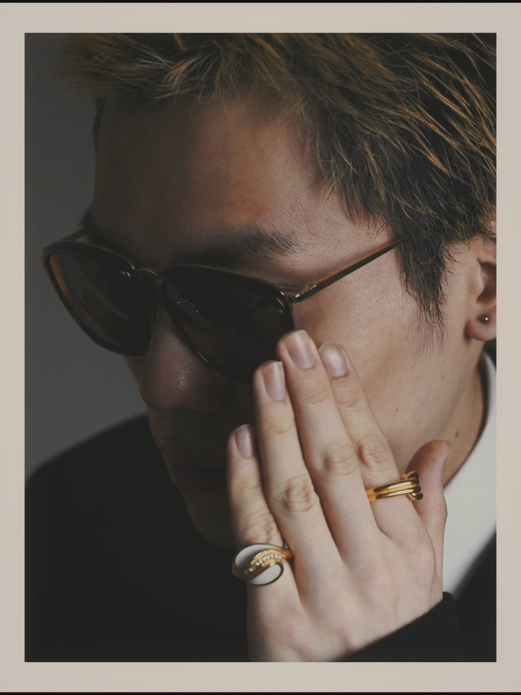 -SPECIAL- “GUCCI” 2010’s Oversized titanium and acetate sunglasses