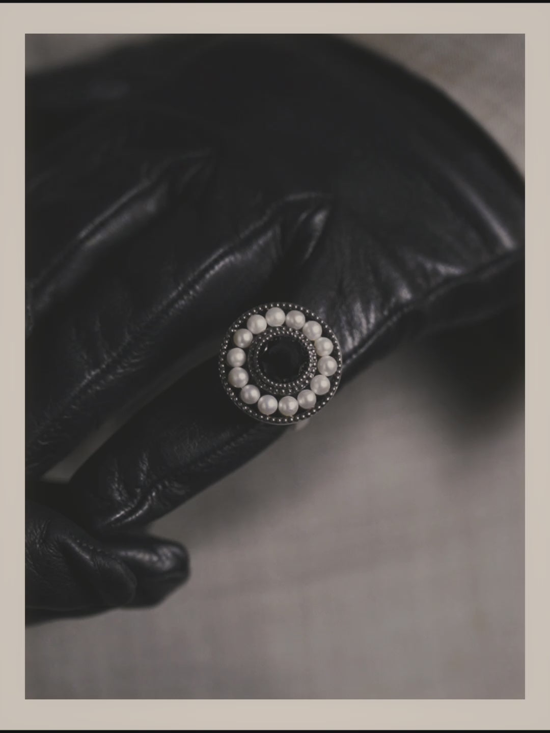 -SPECIAL- “Tiffany & Co.” 2000’s Pearl and black stone Ziegfeld cocktail ring