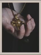 -SPECIAL- "YVES SAINT LAURENT" 80's-90's Baroque pearl textured gold pendant necklace