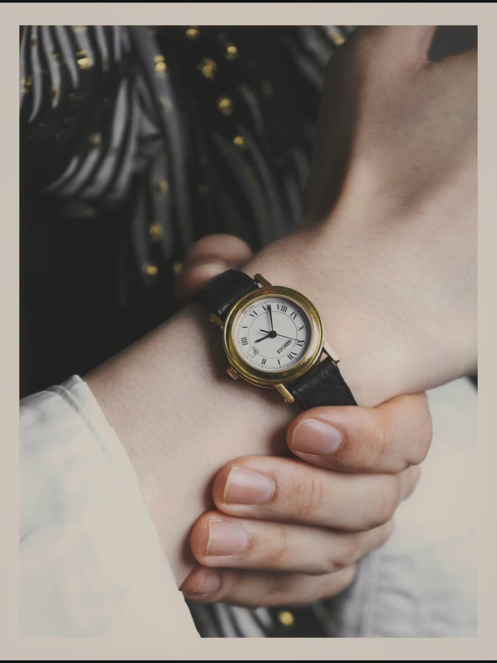 -SPECIAL- "Gucci" 90's Vintage 3000M quartz dress watch with roman dial