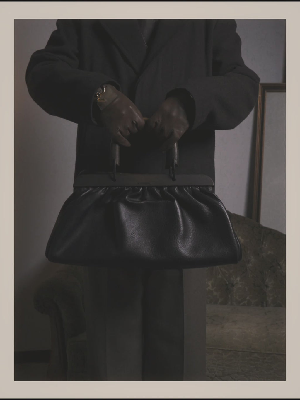 -SPECIAL- “GUCCI“ 90’s-00’s Structured frame gathered leather handbag