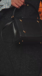 -SPECIAL- "VALENTINO GARAVANI" 90’s-00’s V corner hardware leather top handle bag